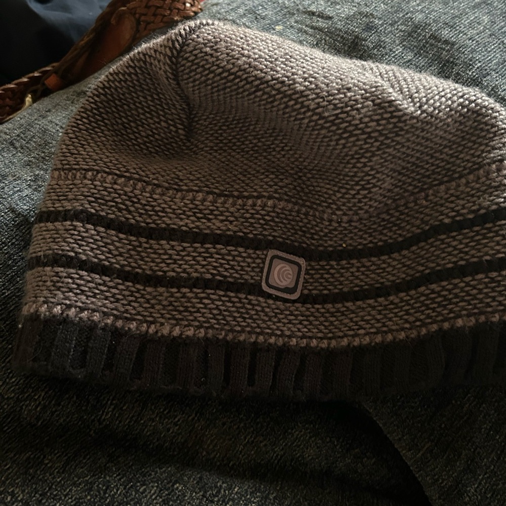 Columbia Convert Knit Beanie Hat Unisex One Size Purple & Black Cap